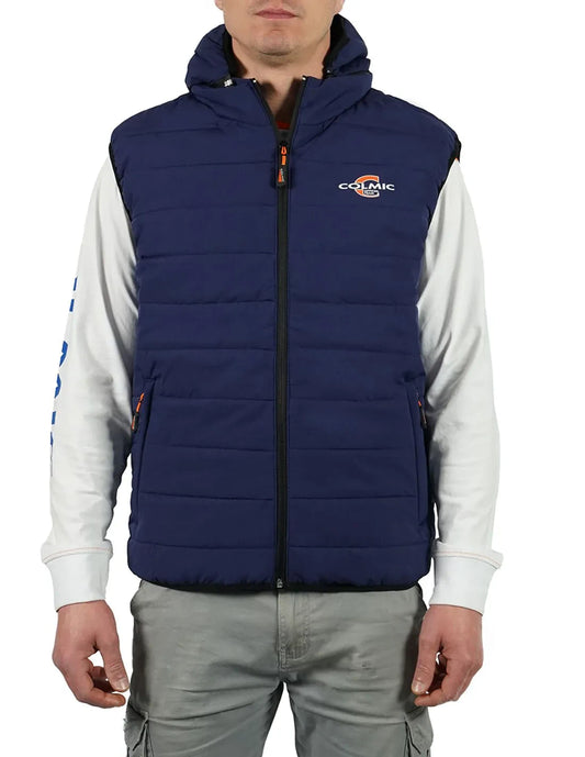 Gilet Piumino Tecnico WR in blu, ideale per il comfort e la libertà di movimento durante la pesca in condizioni fredde.