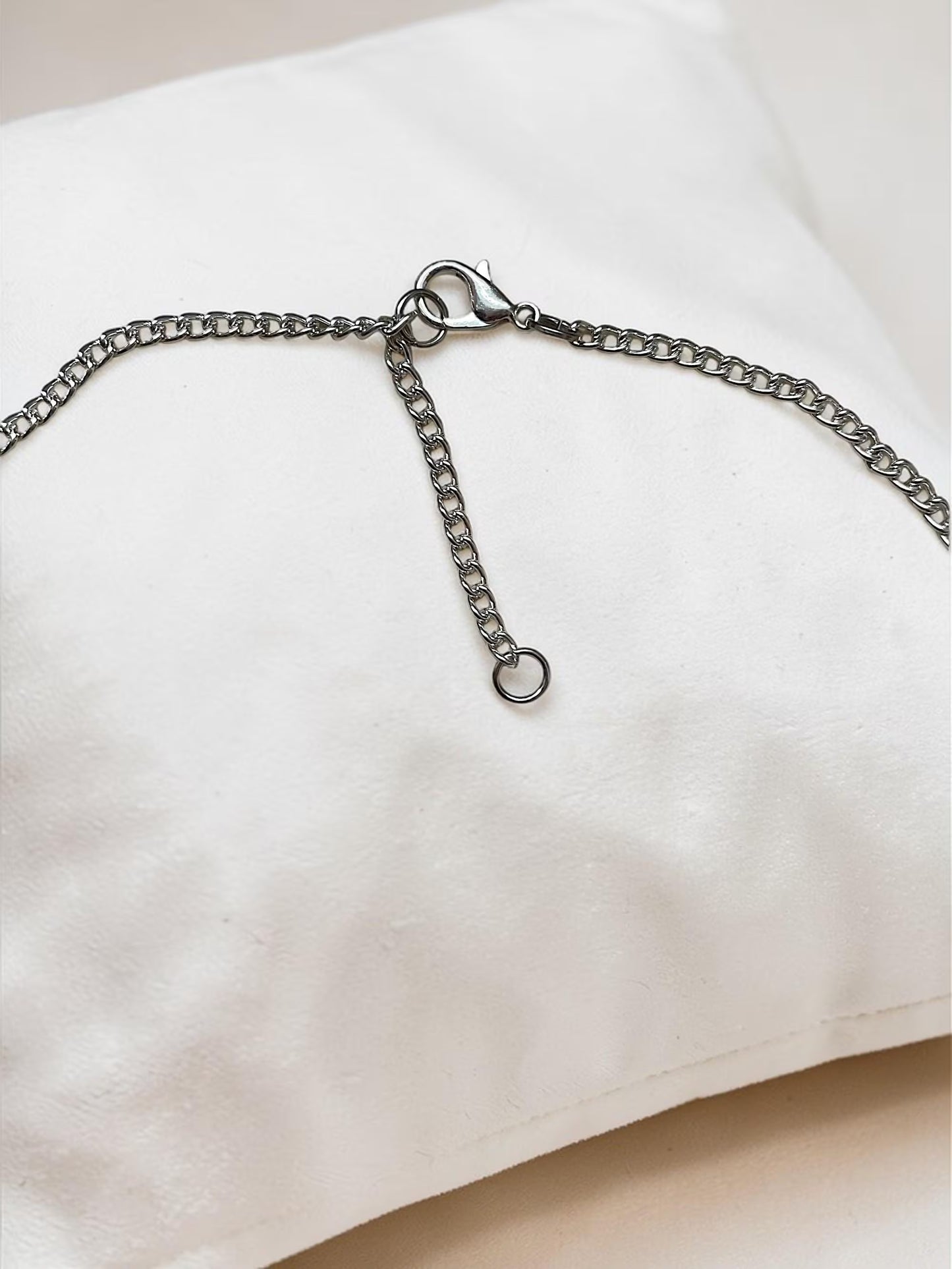 Collana Artigianale con cinque ciondoli di Azzurrite Grezza.