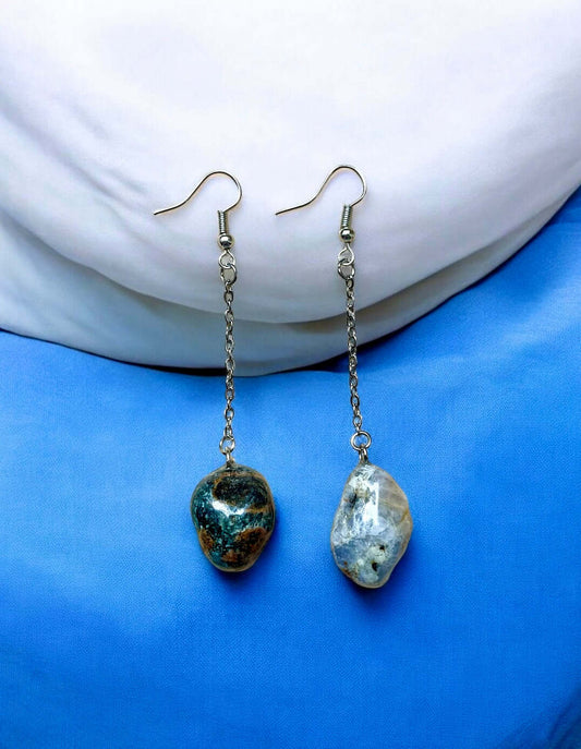 Orecchini Pendenti Artigianali con Pietre Naturali della Valsesia – Equilibrio tra Forza e Delicatezza - FISHING TIME, è tempo di pesca!