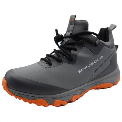 Savage Gear Freestyler Sneaker – Scarpe Tecniche Outdoor da Pesca in grigio con dettagli arancioni.
