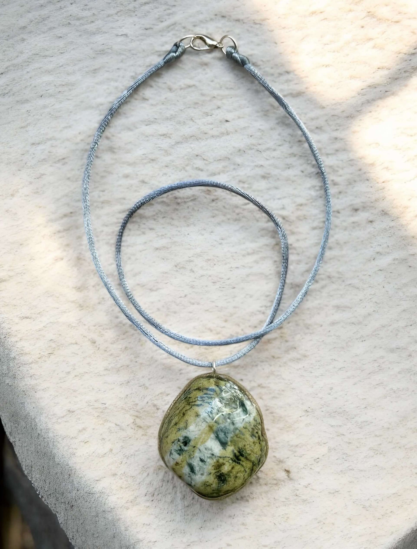 Collana Artigianale con Pietra Minerale Naturale dei Fiumi della Valsesia – Cuore di Sottobosco