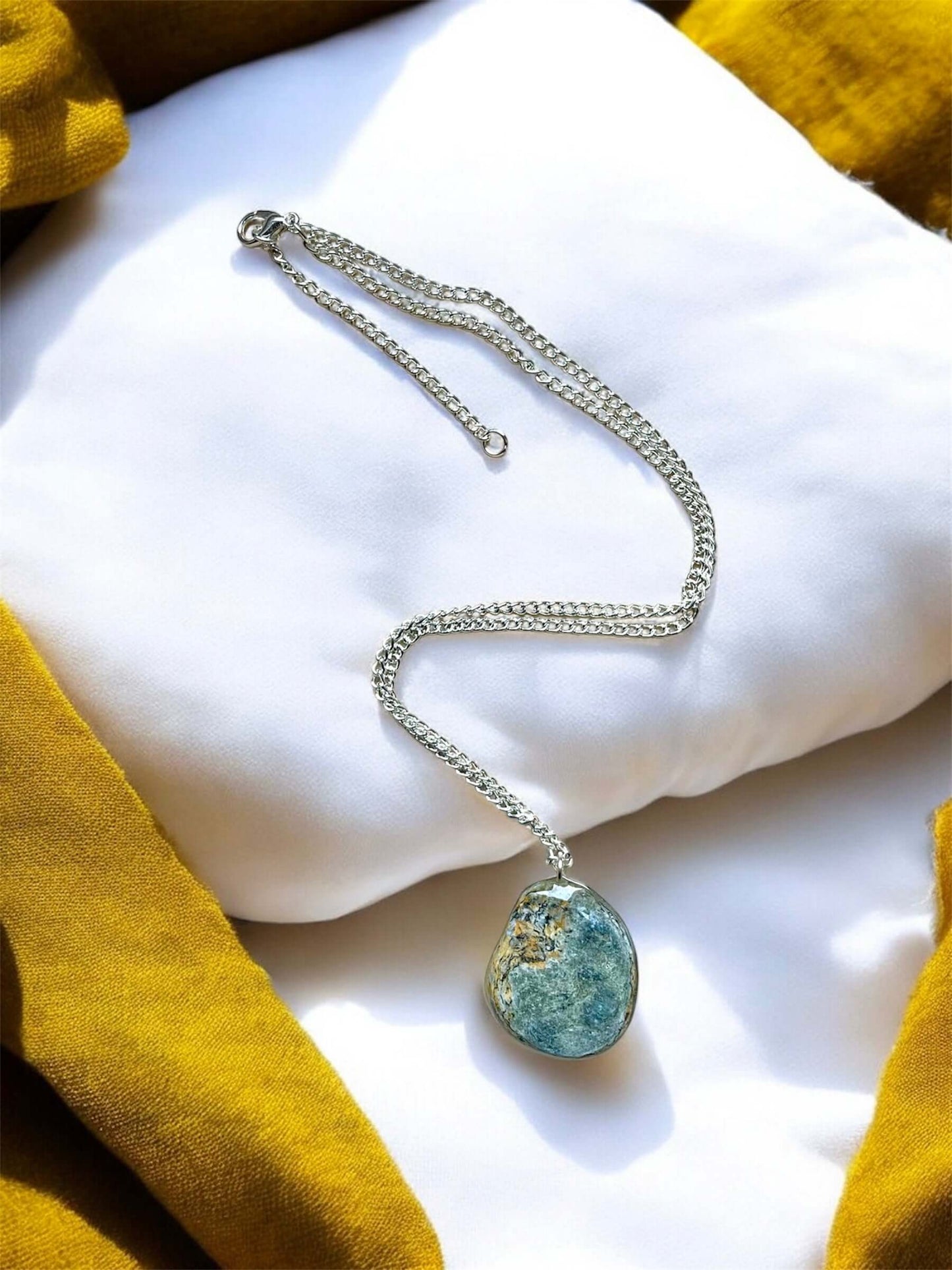 Collana Artigianale con Pietra Minerale Naturale dei Fiumi della Valsesia - Crepuscolo