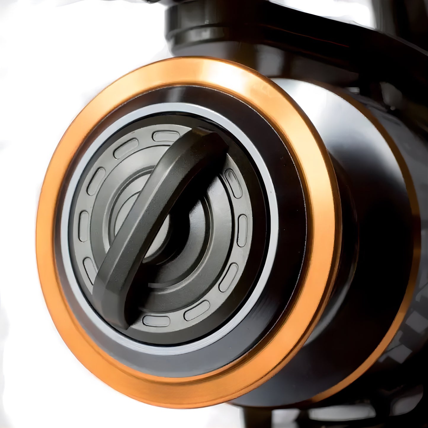 Close-up of the Expert Predator Titan reel's spool with an intricate design and durable materials.