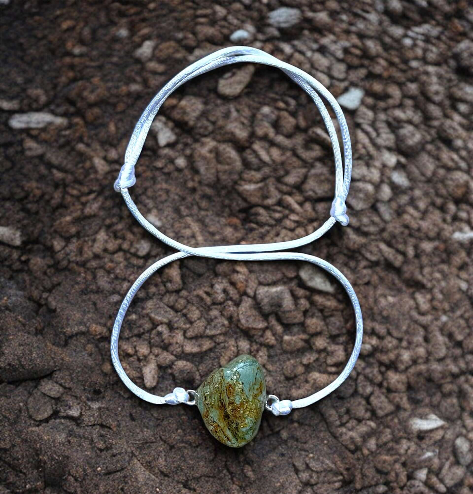 Collier Artigianale con Pietra Naturale dei Fiumi della Valsesia - Anima di mare su sfondo di pietra naturale