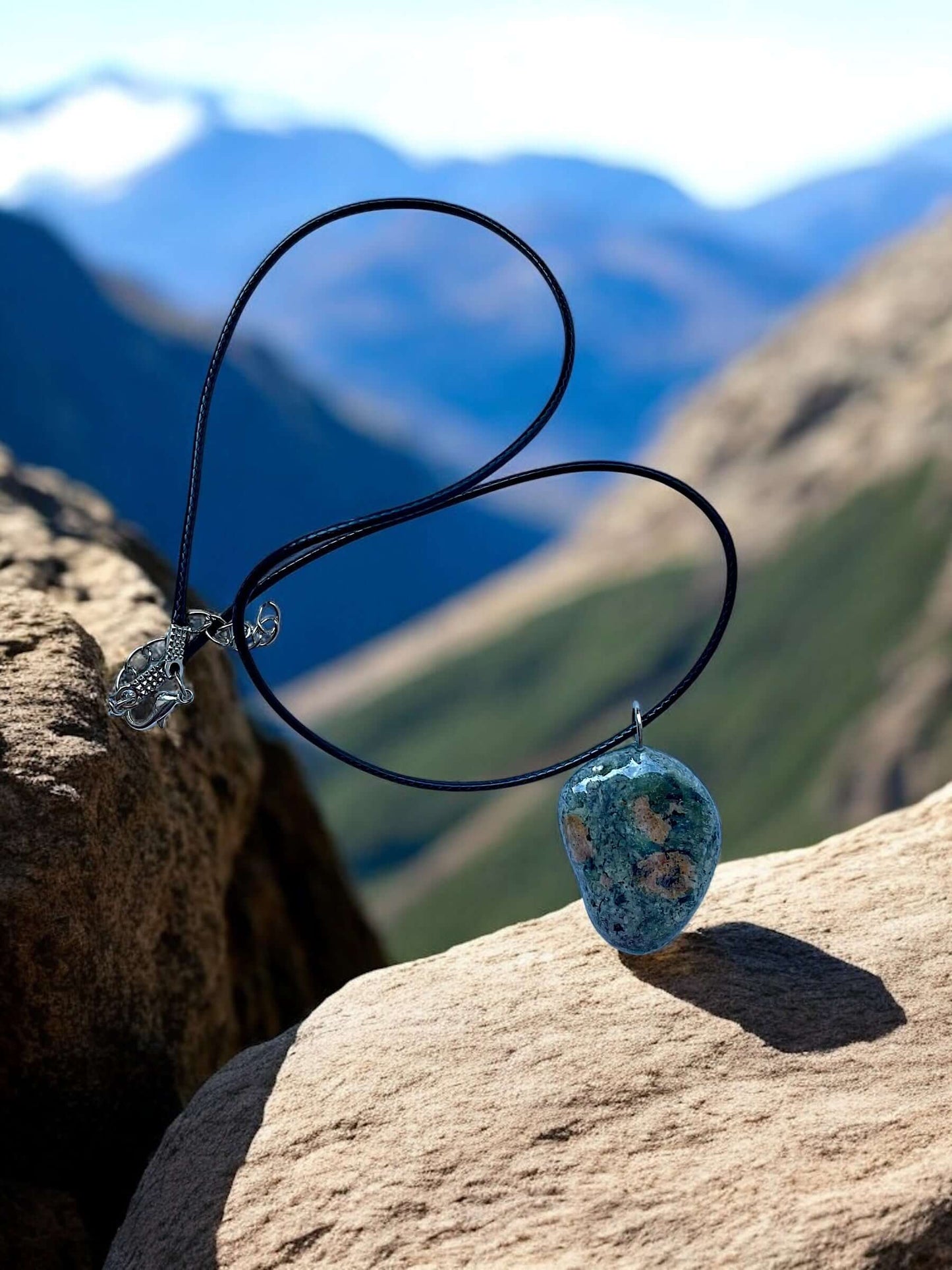 Collana Artigianale con Pietre Naturali dei Fiumi della Valsesia.