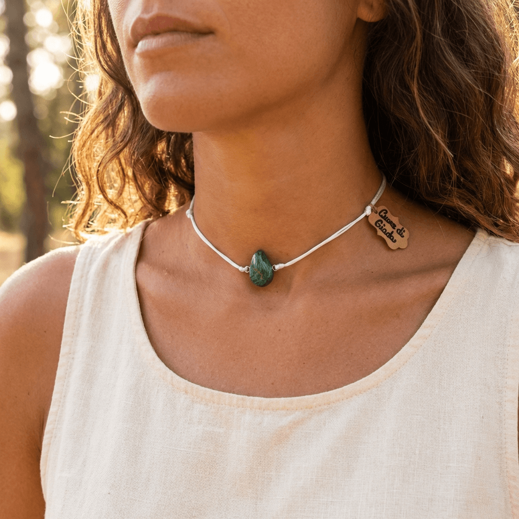 Collier Artigianale con Pietra Naturale dei Fiumi della Valsesia – Cuore di Giada