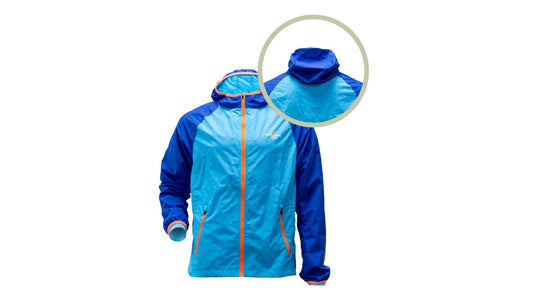 Sporting Jacket in blue with hood, designed for comfort and protection during outdoor activities.