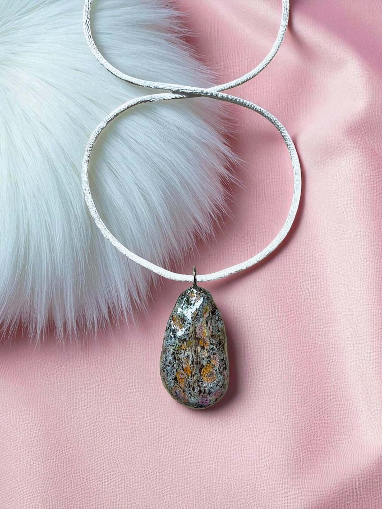 Collana Artigianale con Pietre Naturali dei Fiumi della Valsesia - FISHING TIME, è tempo di pesca!