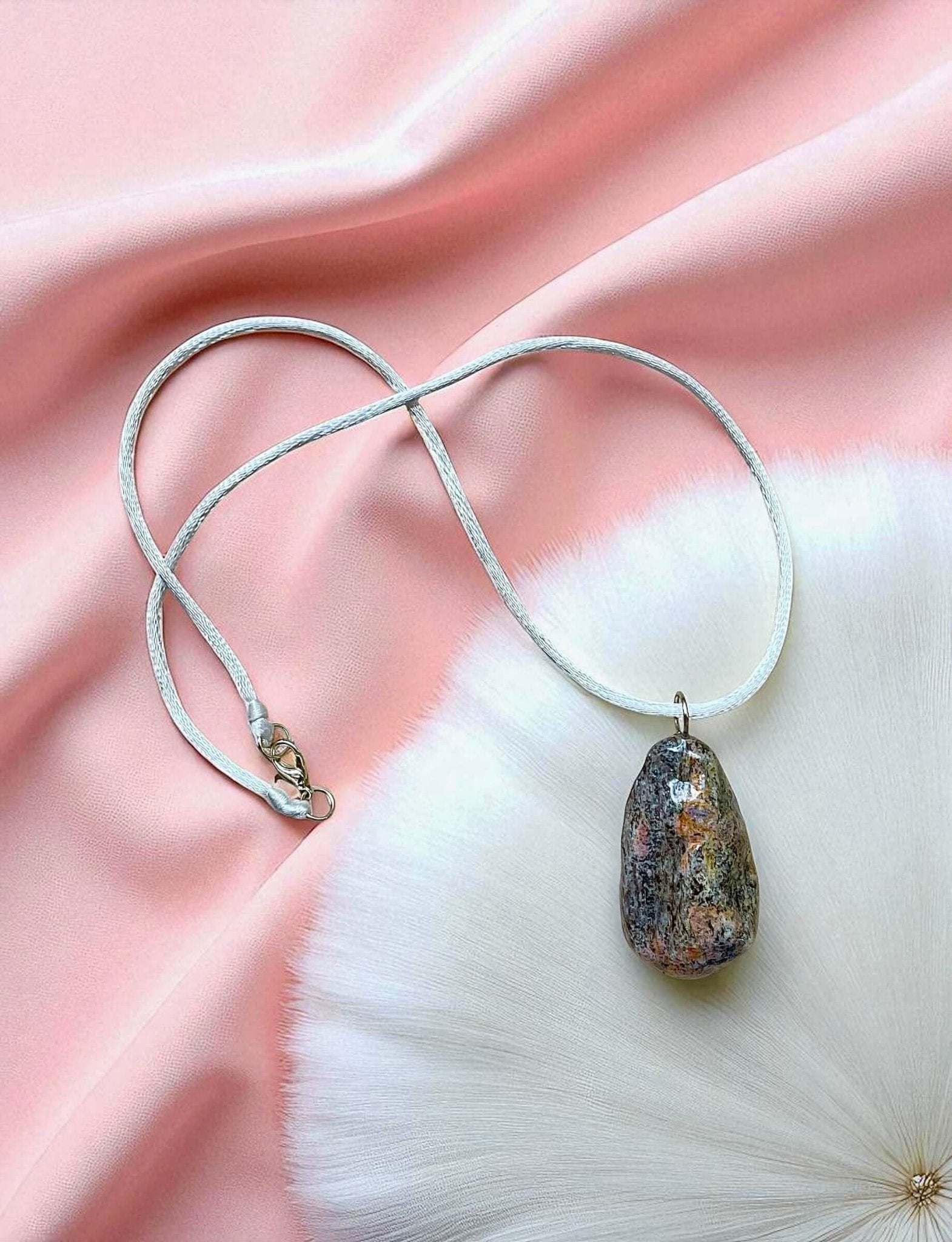 Collana Artigianale con Pietre Naturali dei Fiumi della Valsesia - FISHING TIME, è tempo di pesca!