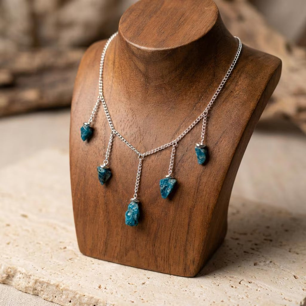 Collana Artigianale con cinque ciondoli di Azzurrite Grezza.