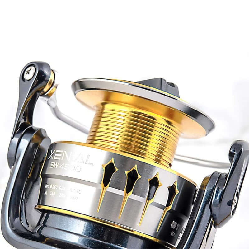 Mulinello da spinning e da fondo Xenial SW FA, design resistente e fluido, ideale per pesca in mare.