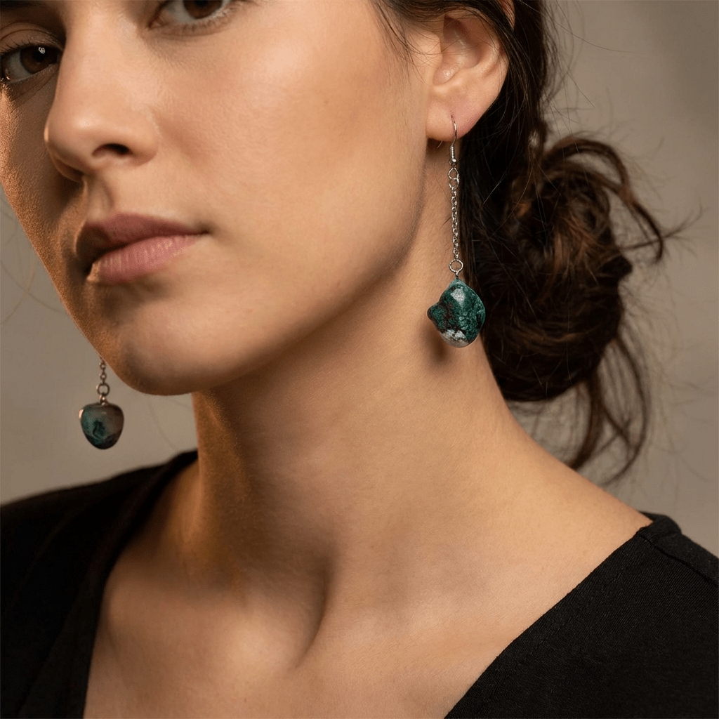 Orecchini Pendenti Artigianali con Pietre Naturali della Valsesia – Incontro di Acqua e Bosco - FISHING TIME, è tempo di pesca!