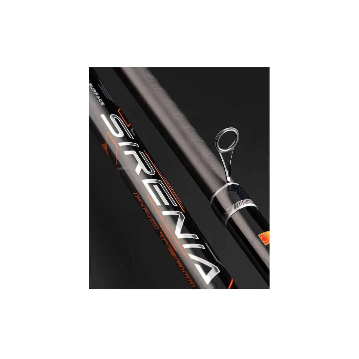 Immagine della canna bolognese Sirenia BLS Light, con dettagli accentuati sulla leggerezza e sensibilità.